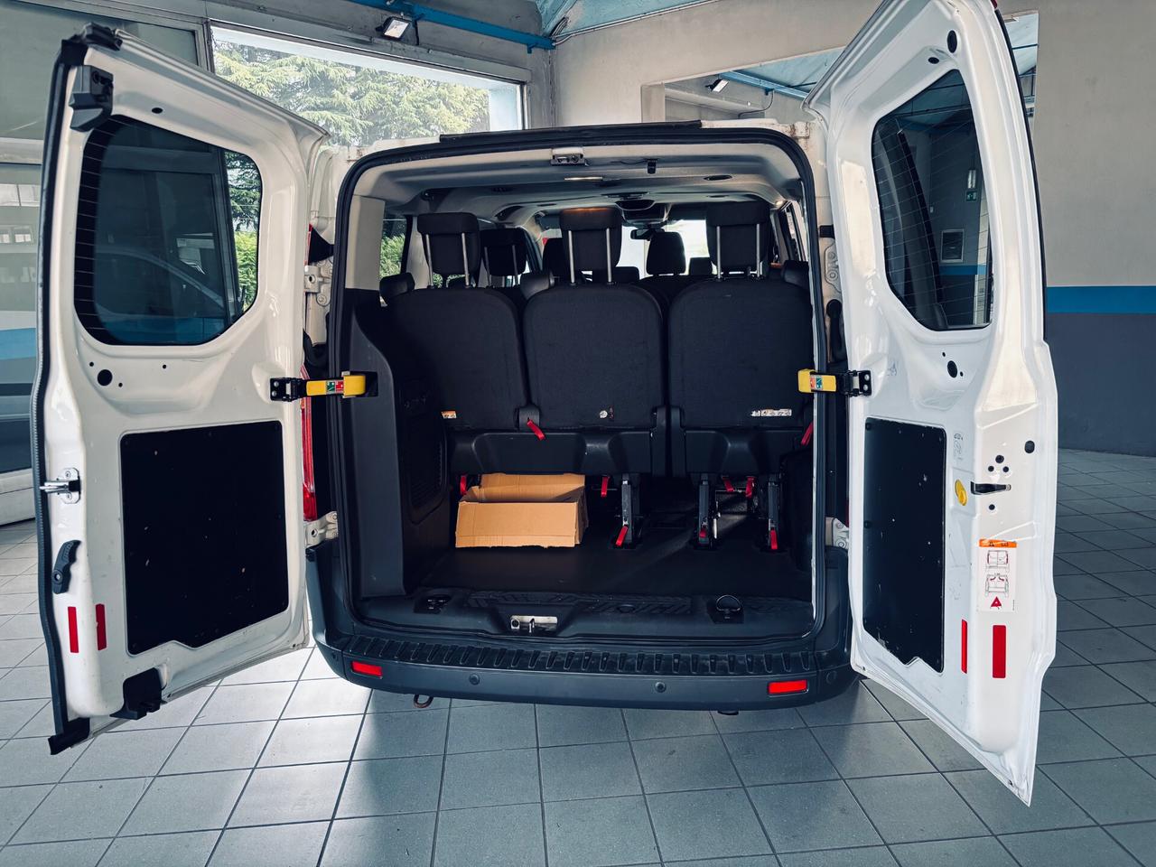 Ford Transit Custom Transit Custom 310 2.0 TDCi 130 PC Combi Trend