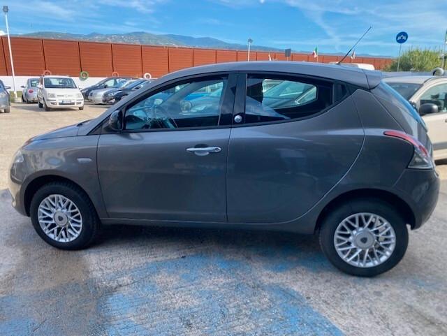 Lancia Ypsilon 0.9 TwinAir 85 CV 5 porte Metano Ecochic Gold