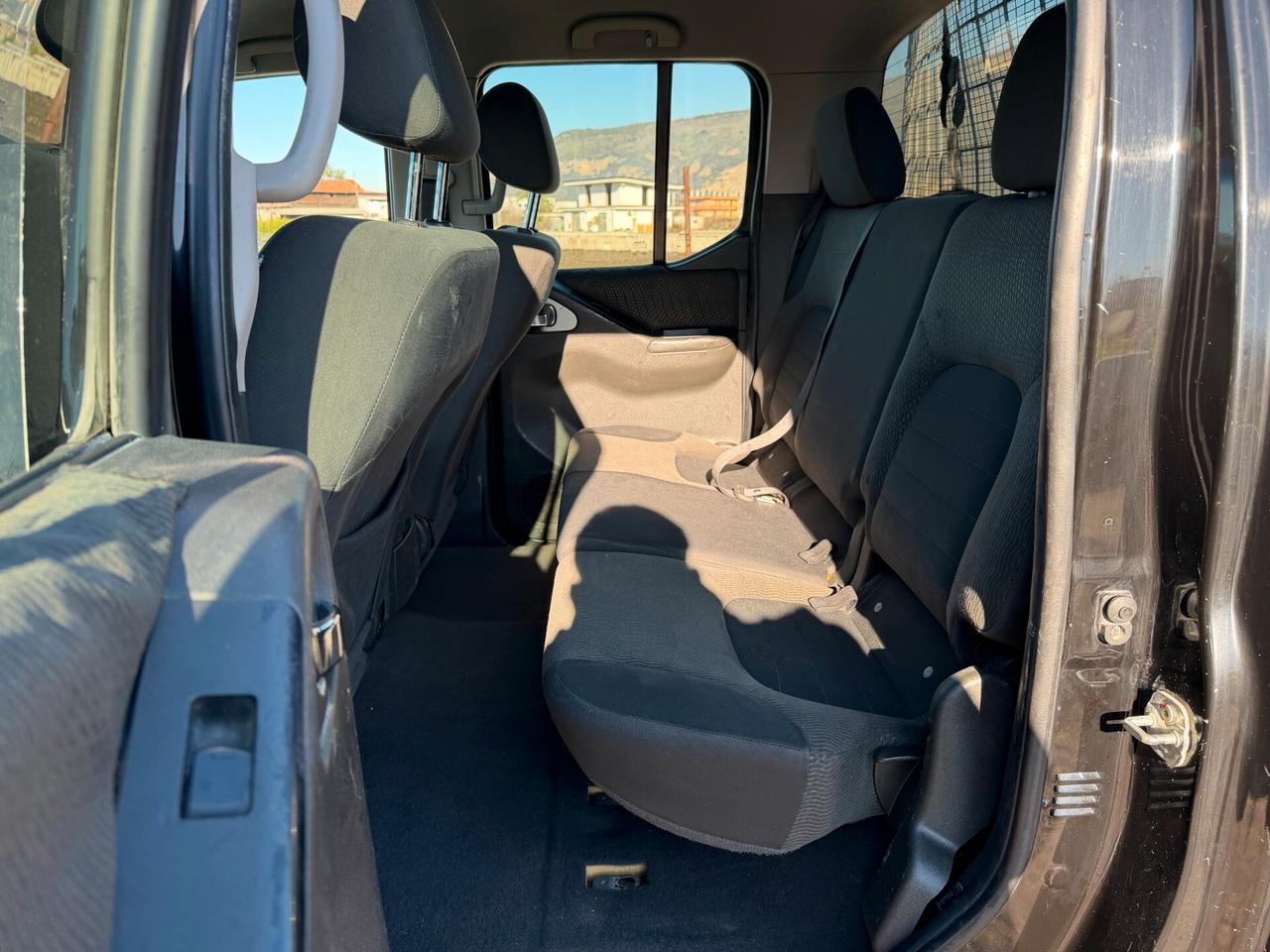 NISSAN NAVARA 4x4 ANNO 2012 2.5 DIESEL 190 CV