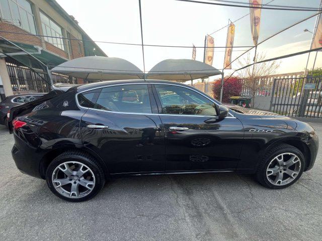 MASERATI Levante Levante 3.0 V6 250cv auto