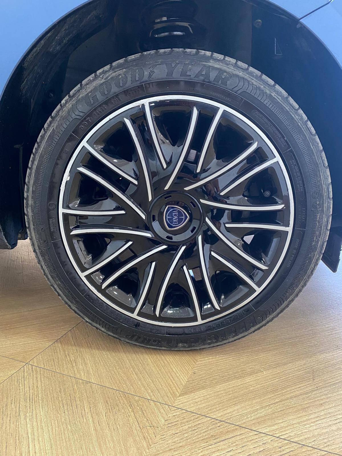 LANCIA YPSILON 1.0 HYBRID 2022-