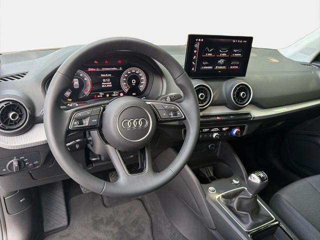 AUDI Q2 35 TFSI Business Advanced