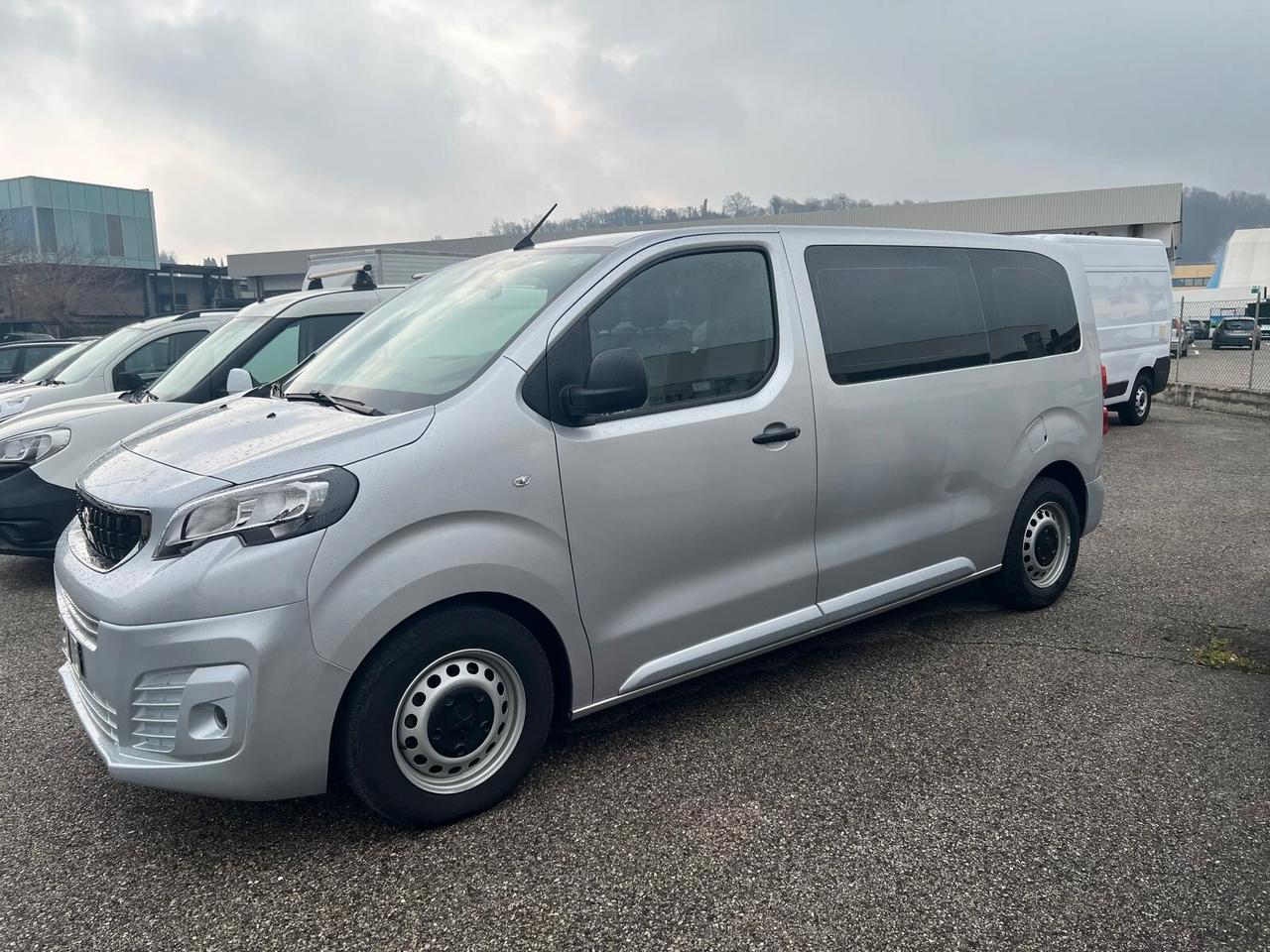 Peugeot Expert BlueHDi 115 S&S PL-TN Combi Standard 9 POSTI