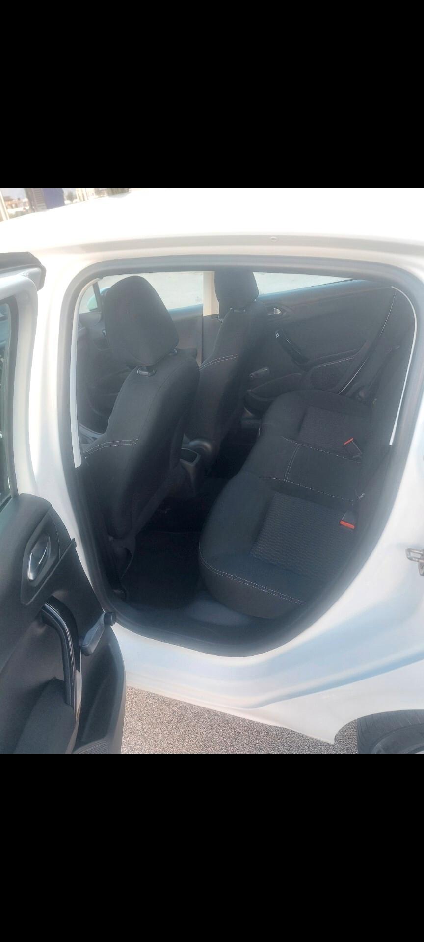 Peugeot 208 PureTech 82 5p. GPL Active