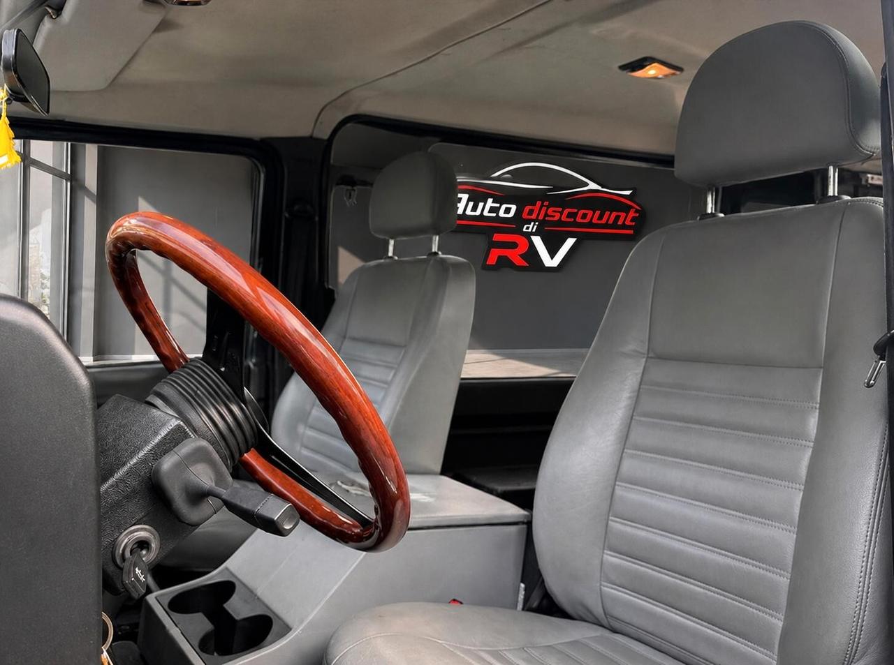 Land Rover Defender 90 2.4 TD4 Station Wagon SE