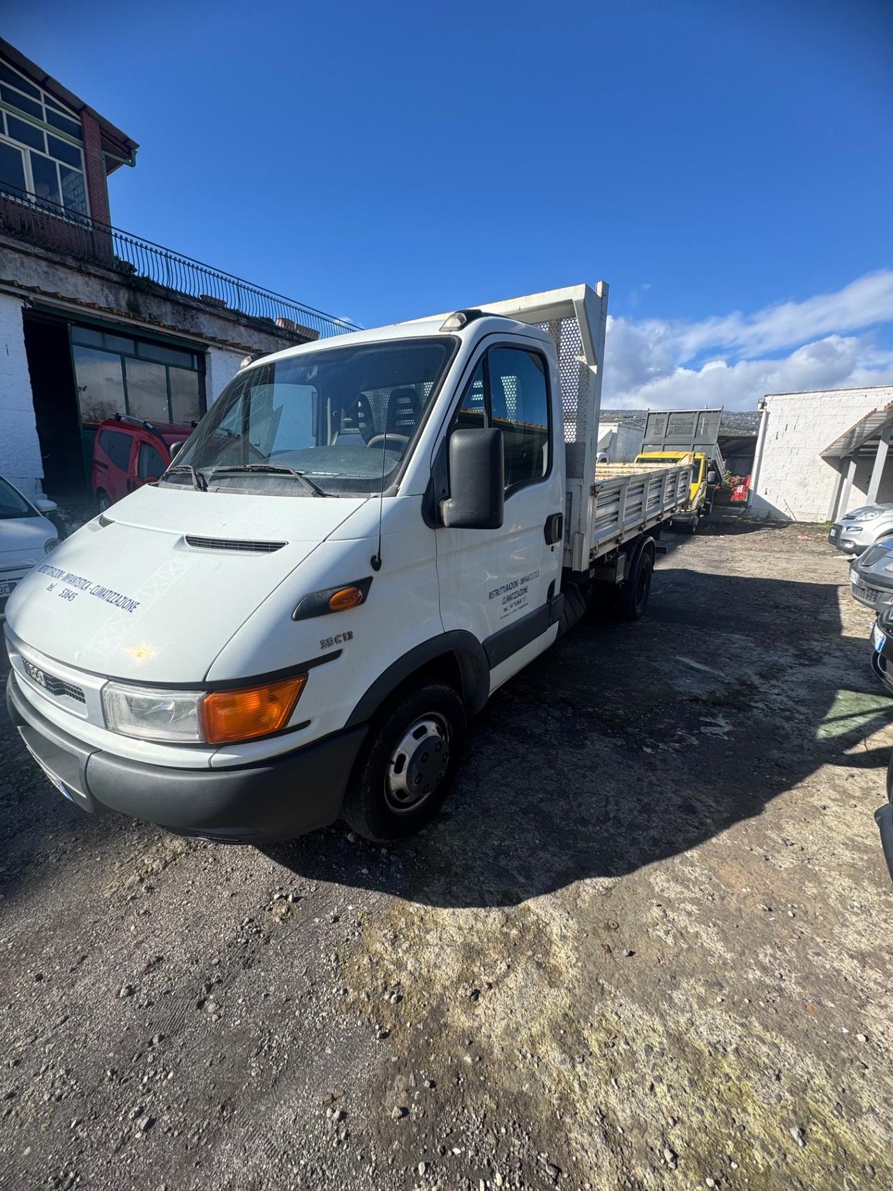 Iveco Daily 35c13 ribaltabile tre laterale anno 2004