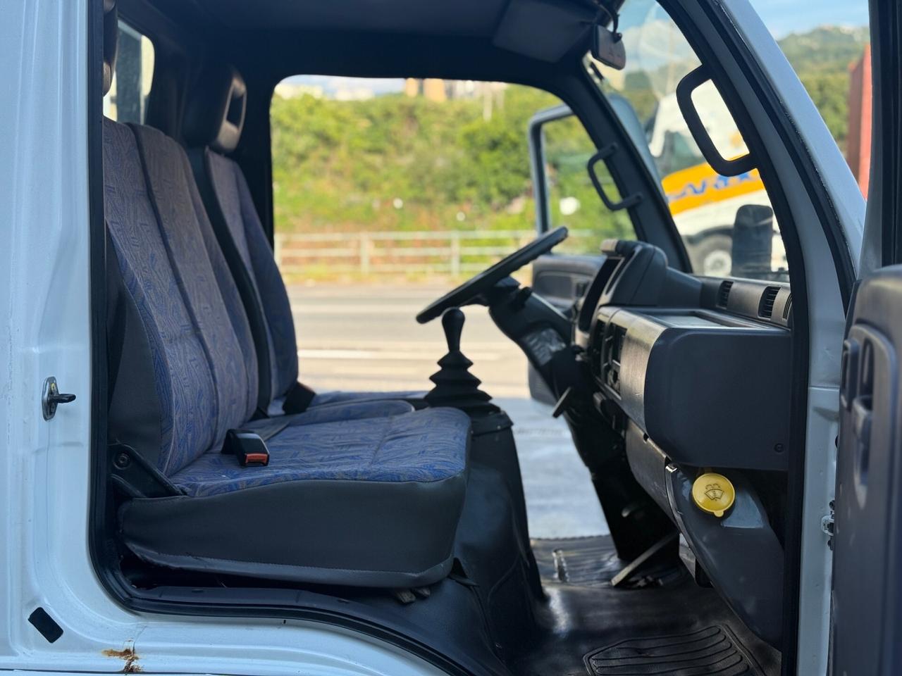 Nissan cabstar 2.5 diesel furgone aperto