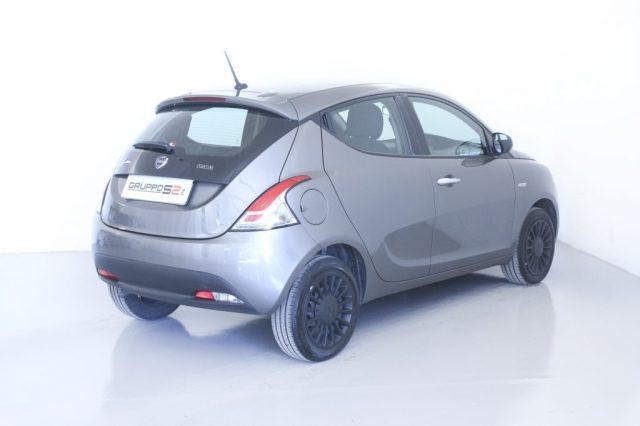 LANCIA Ypsilon 1.0 FireFly 5 porte S&S Hybrid Silver NEOPATENTATI