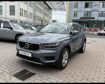 VOLVO XC40 (2017-->) - XC40 T2 Momentum Core