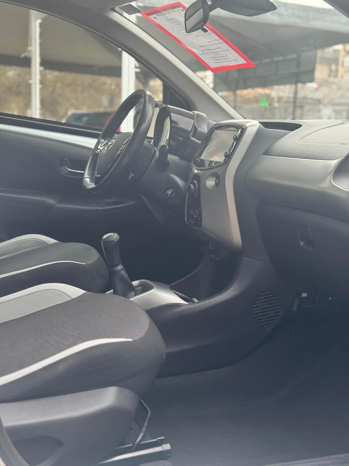 Toyota Aygo 1.0 VVT-i 69 CV 5 porte x-cool