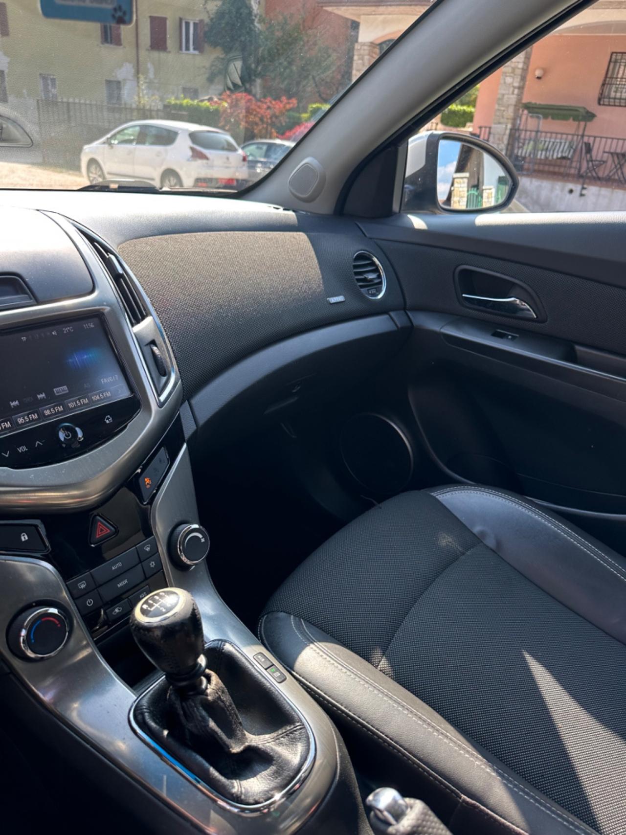Chevrolet CRUZE 1.7 Diesel 5P LT KMCERT UNICOPR