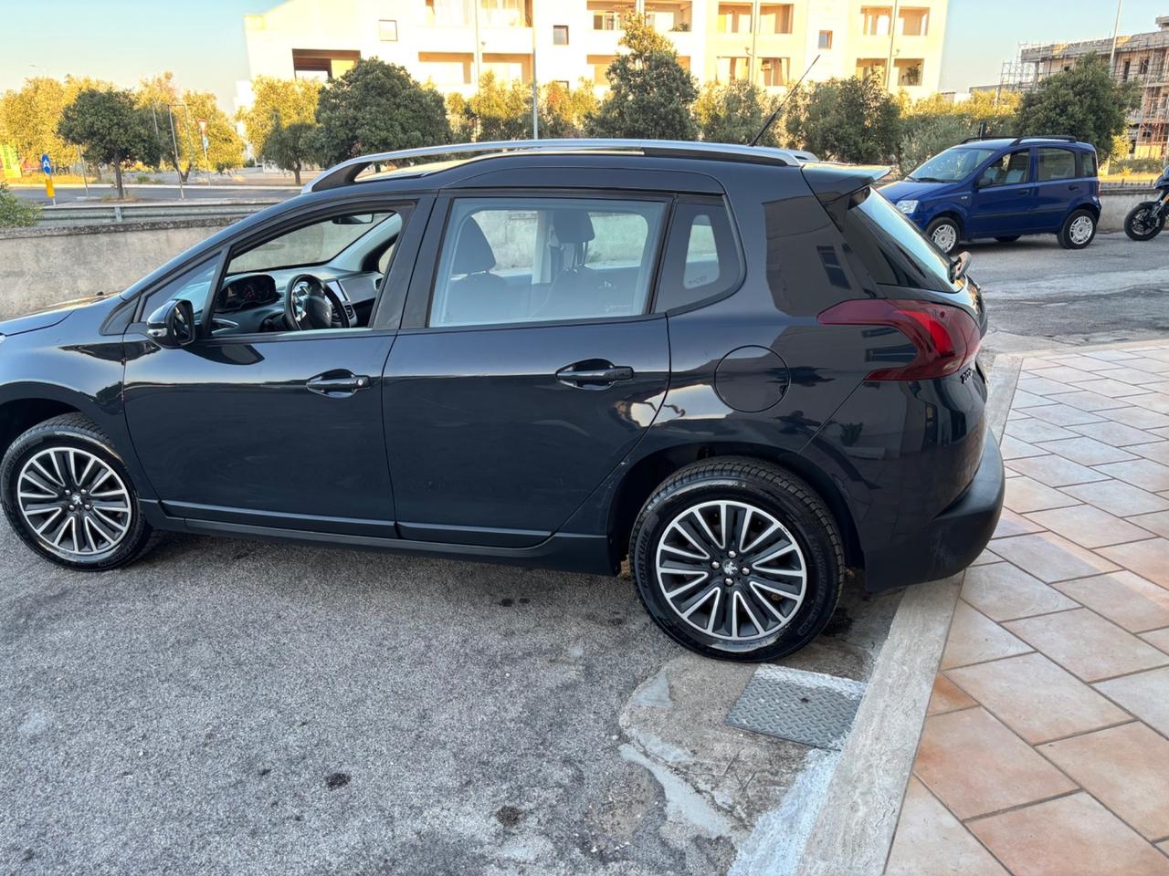Peugeot 2008 BlueHDi 100 S&S Allure