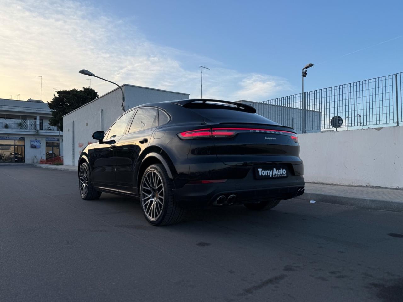 Porsche Cayenne Coupé 3.0 V6 E-Hybrid TETTO,INTERNI in PELLE CARTIER,TELECAMERA ,AAPLE CARPLAY,VIRTUAL COCKPIT