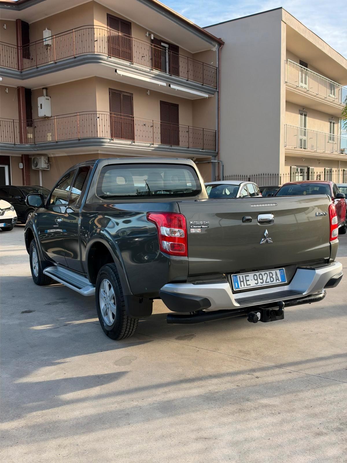 Mitsubishi L200 2.4 DI-D/181CV Double Cab Intense Hp Mivec SDA