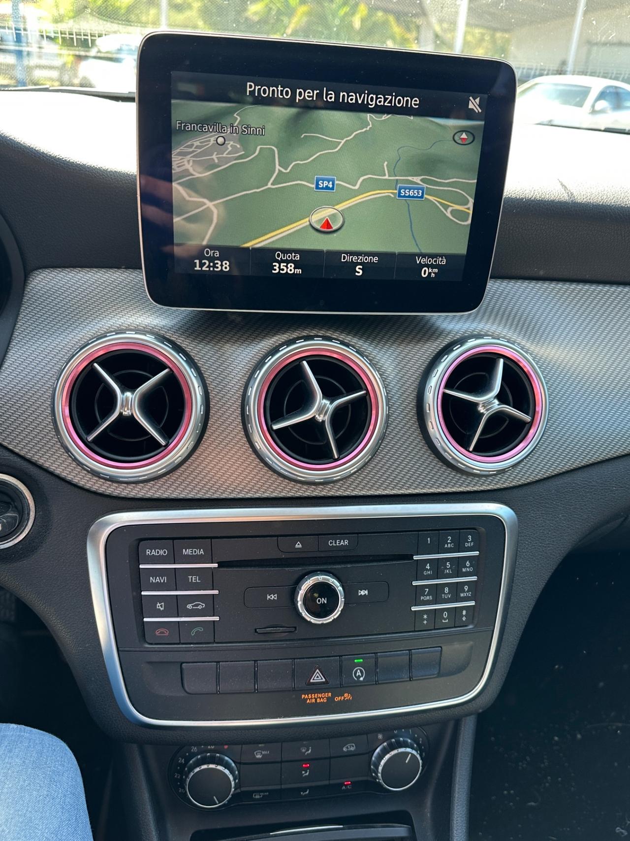 Mercedes-benz GLA 180 d Premium