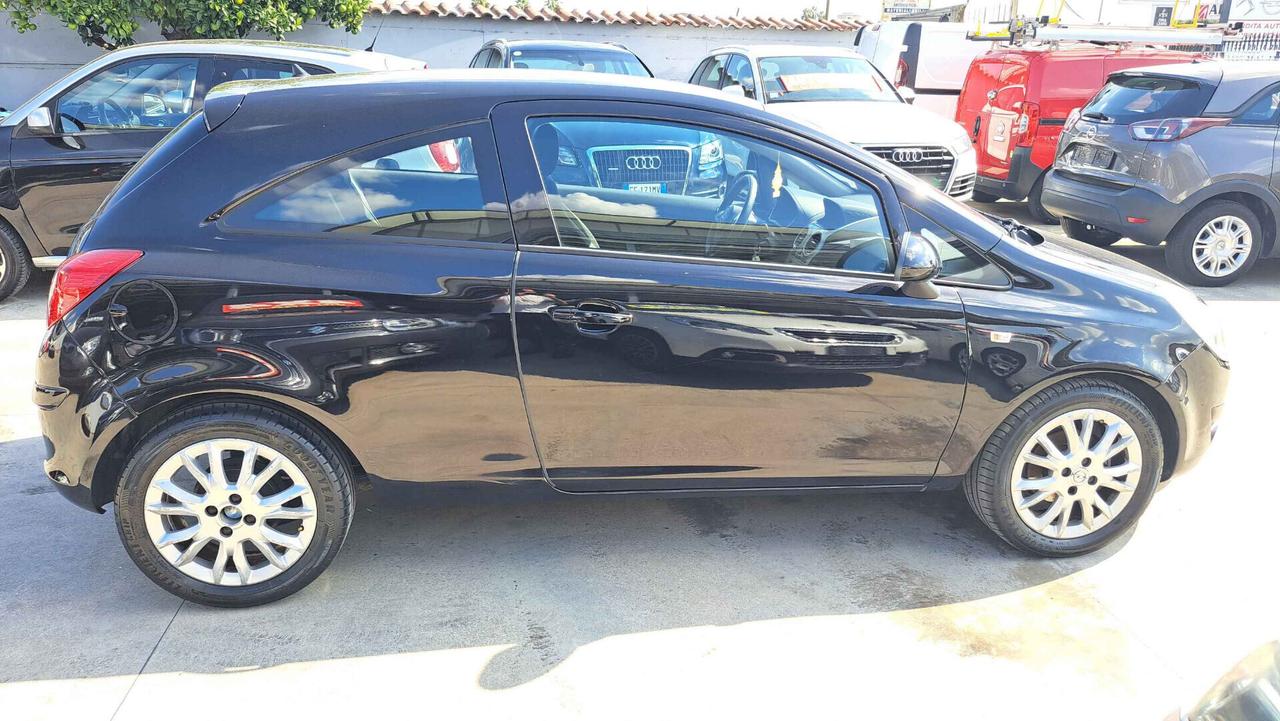 Opel Corsa 1.2 Benzina 80Cv Sport