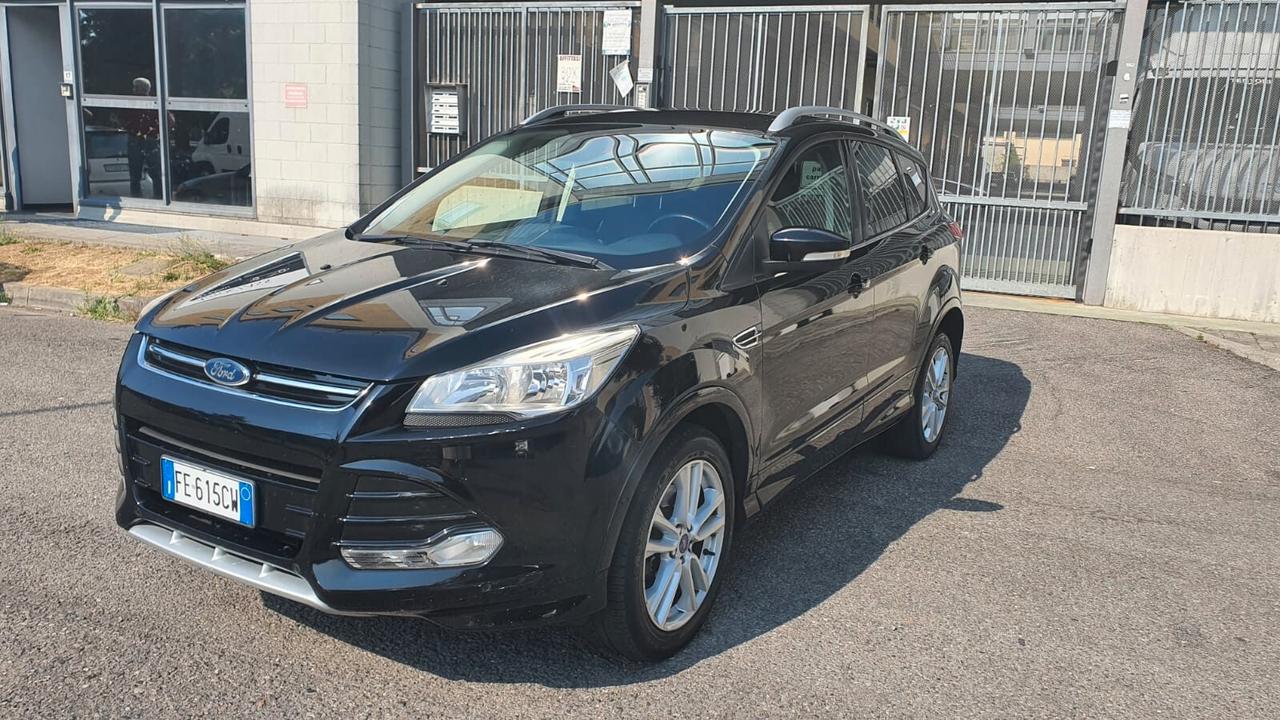 Ford Kuga 2.0 TDCI 150CV 4WD Powershift Titanium x