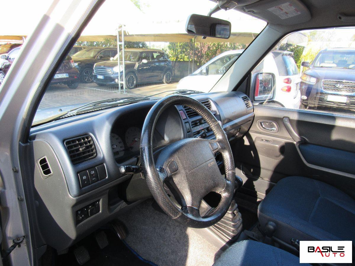 SUZUKI - Jimny - 1.3i 16V 4WD JLX Mode