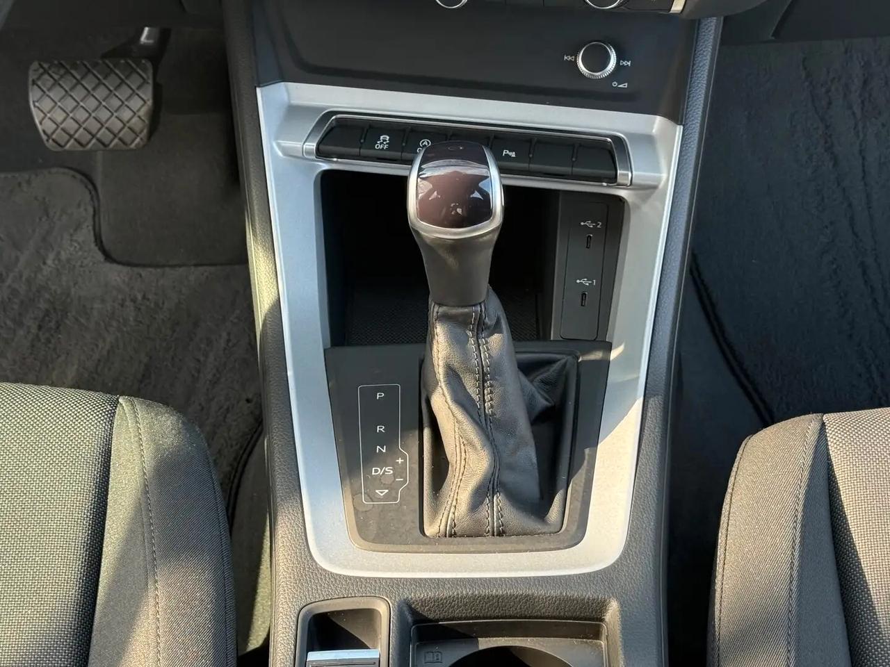 Audi Q3 35 TDI S tronic Business Advanced FARI MATRIX