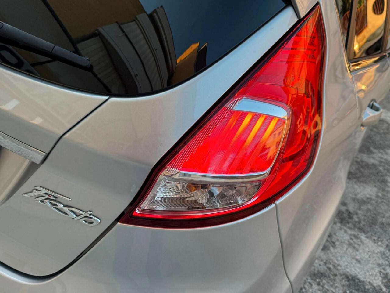 FORD FIESTA 1.5 TDCI 75 CV. E6 TITANIUM NAVI+CERCHI