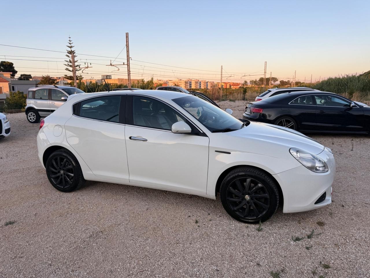 Alfa Romeo Giulietta 2.0 JTDm-2 170 CV 3.999€ PERMUTE