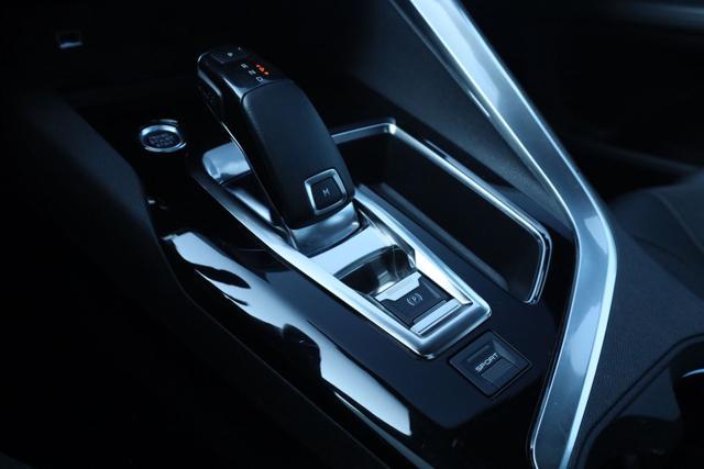 PEUGEOT 5008 PureTech 7 POSTI 130 S&S EAT8 GT Line
