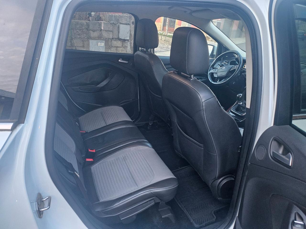 Ford Kuga 2.0 TDCI 150 CV 4WD Titanium 2016