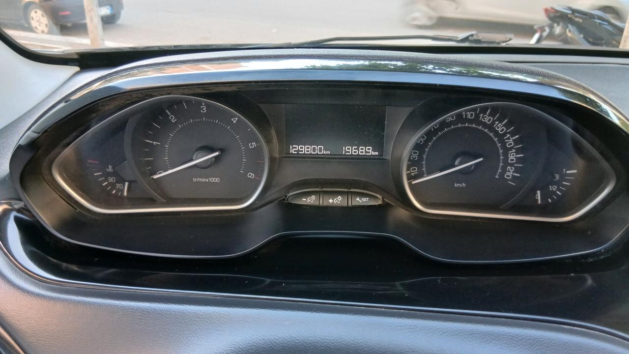 Peugeot 208 BlueHDi 75 5 porte Allure