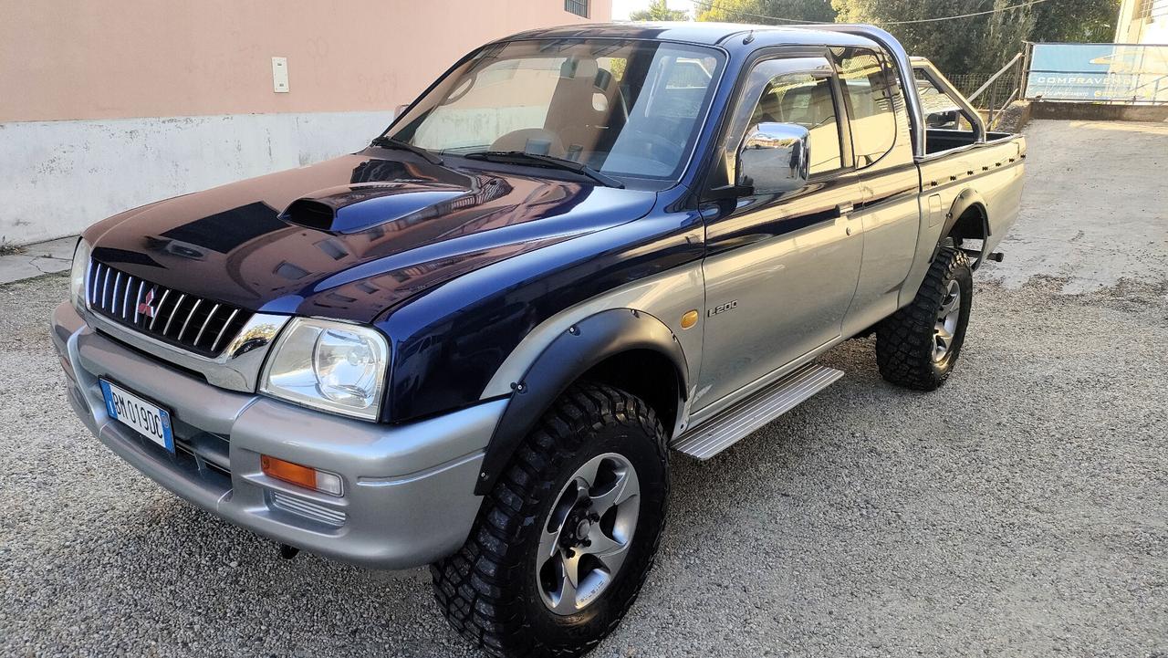 Mitsubishi L200 2.5 TDI 4WD Club Cab GLS Targ.