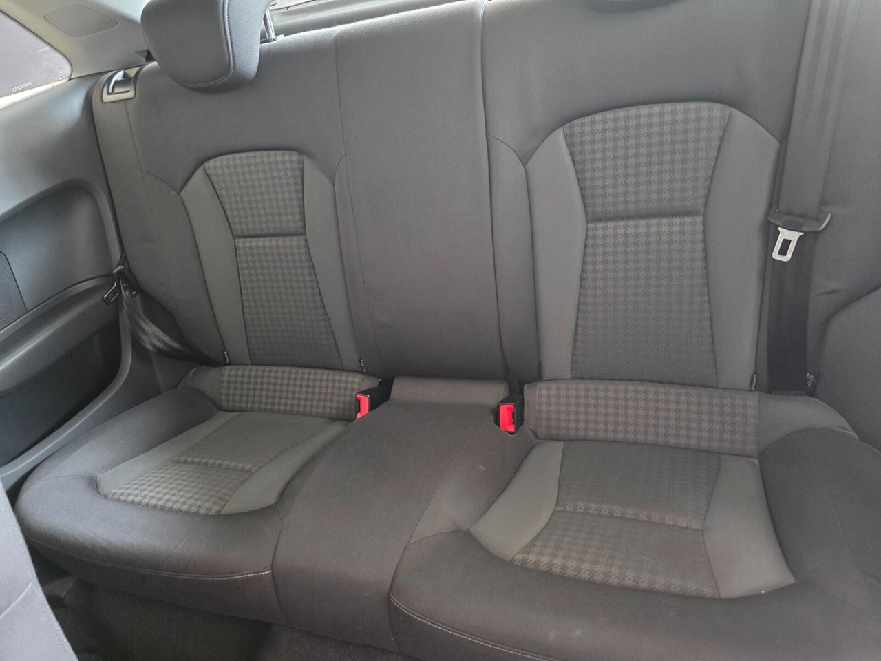Audi A1 1.6 TDI 105 CV S-LINE NEOPATENTATI
