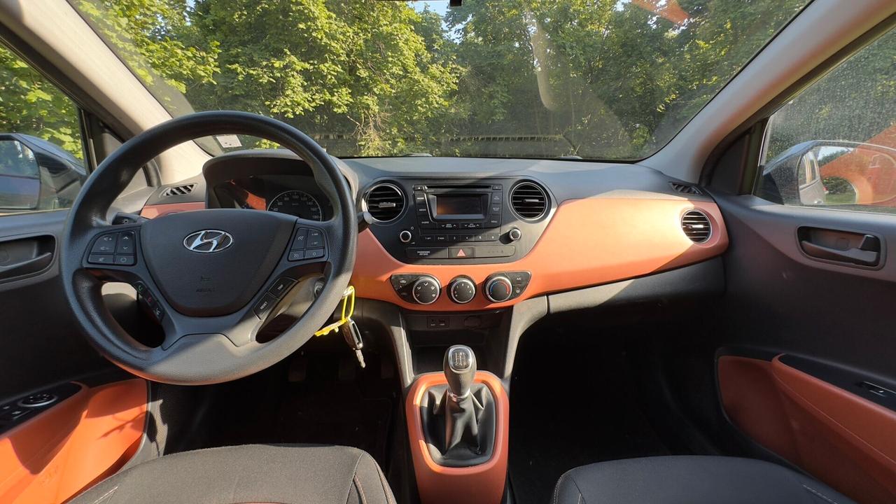 Hyundai i10 1.0 MPI Comfort 2015 GPL NEOPATENT leggi testo