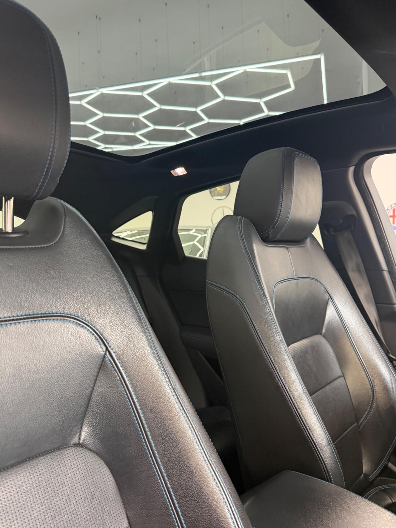 Jaguar E-Pace 2.0D 240 CV AWD aut. R-Dynamic HSE