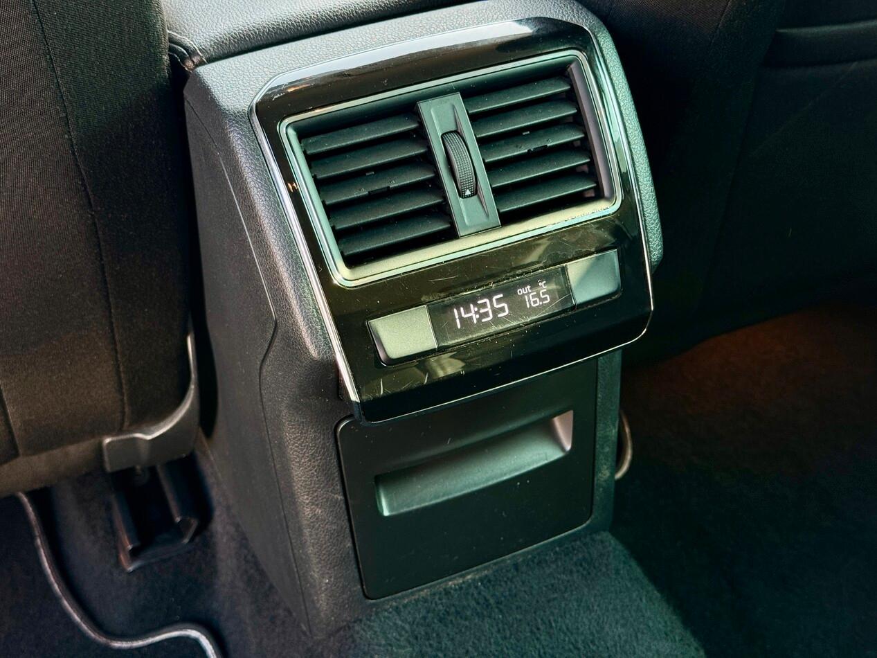 Skoda Superb Wagon Superb wagon 1.6 tdi Ambition