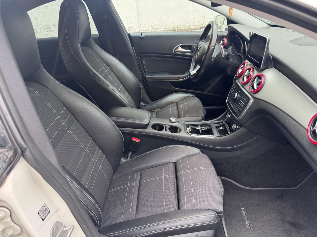 Mercedes-benz CLA 200d Automatico 2016