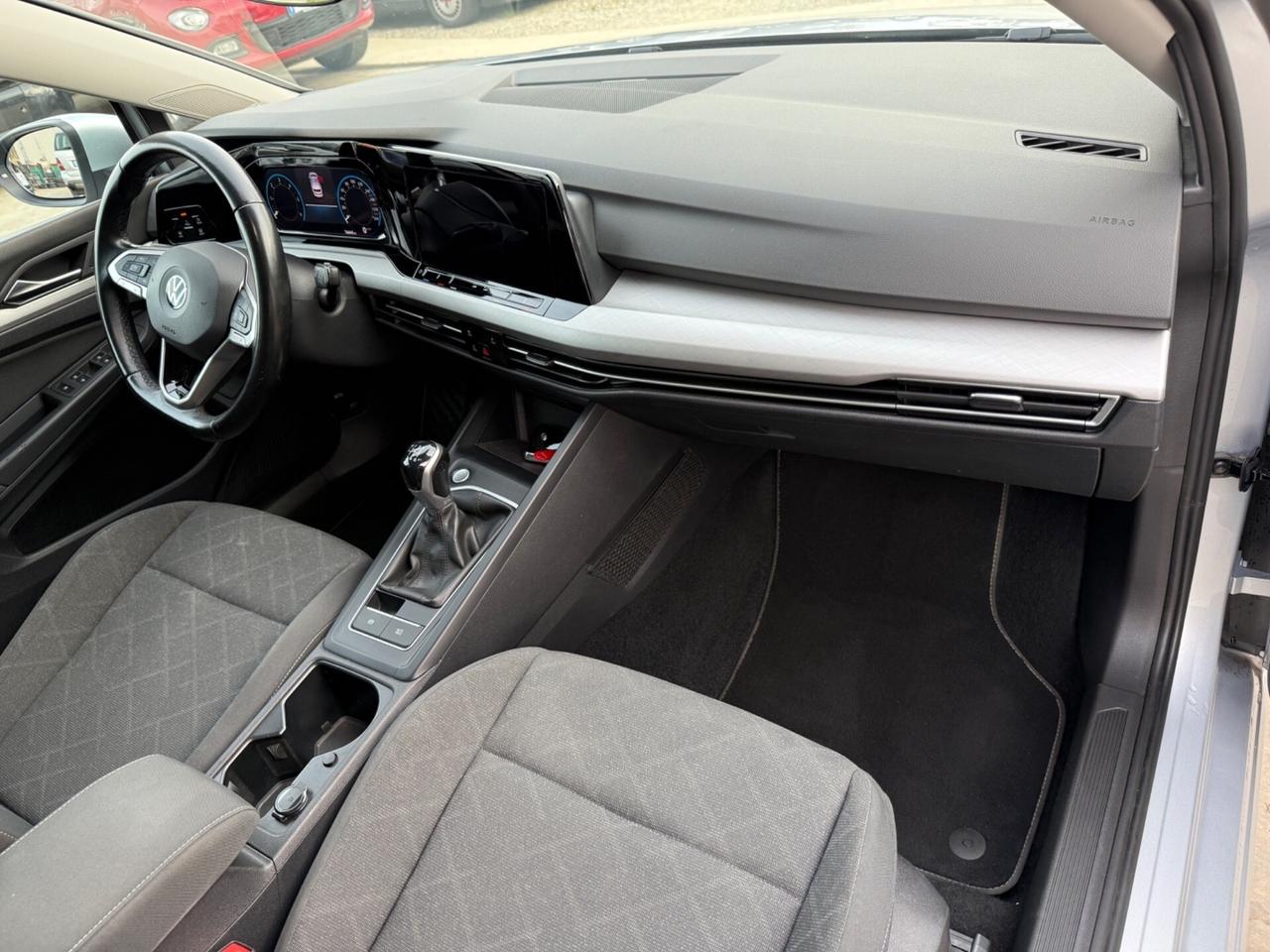 Volkswagen Golf 8 2.0 TDI 115 CV