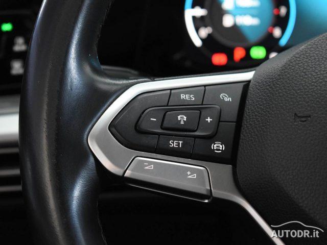 VOLKSWAGEN Golf 1.5 TGI 130cv DSG Life VIRTUAL CARPLAY TRIZONA