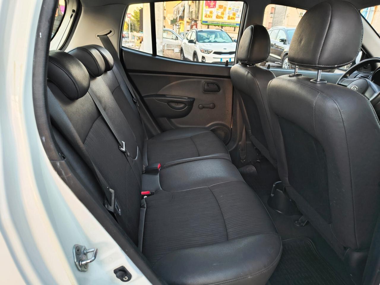 KIA PICANTO 1.0 BENZINA UNCOPROPRIETARIO 2010