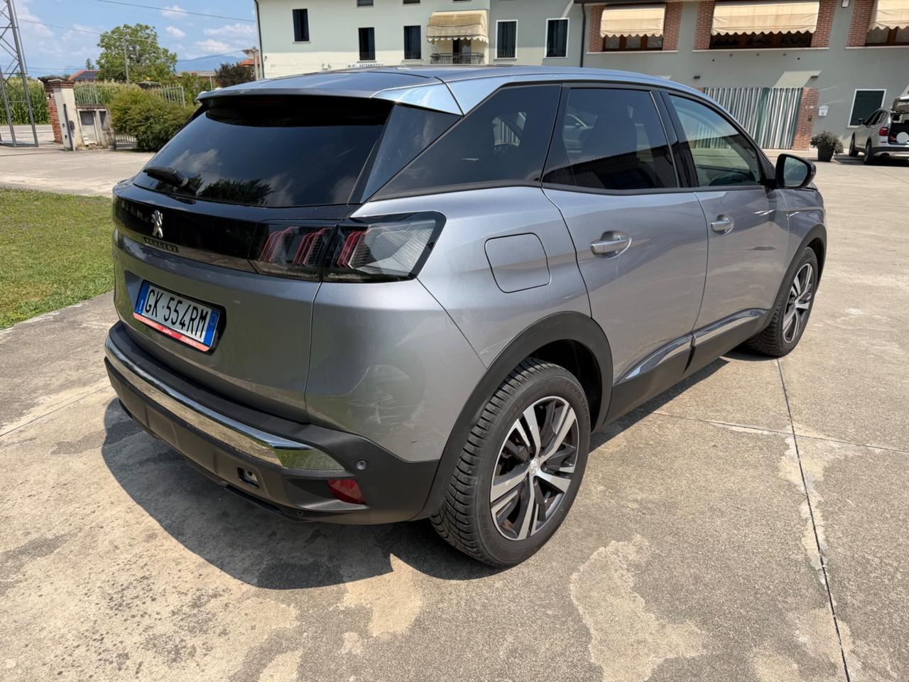 Peugeot 3008 BlueHDi 130 S&S EAT8 Allure