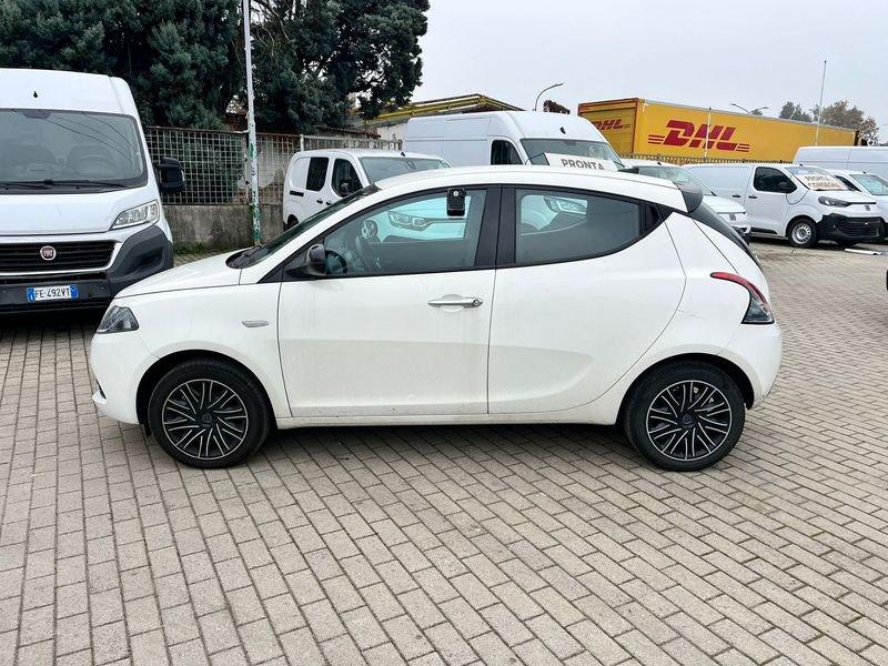 Lancia Ypsilon 1.0 FireFly 5 porte S&S Hybryd Gold