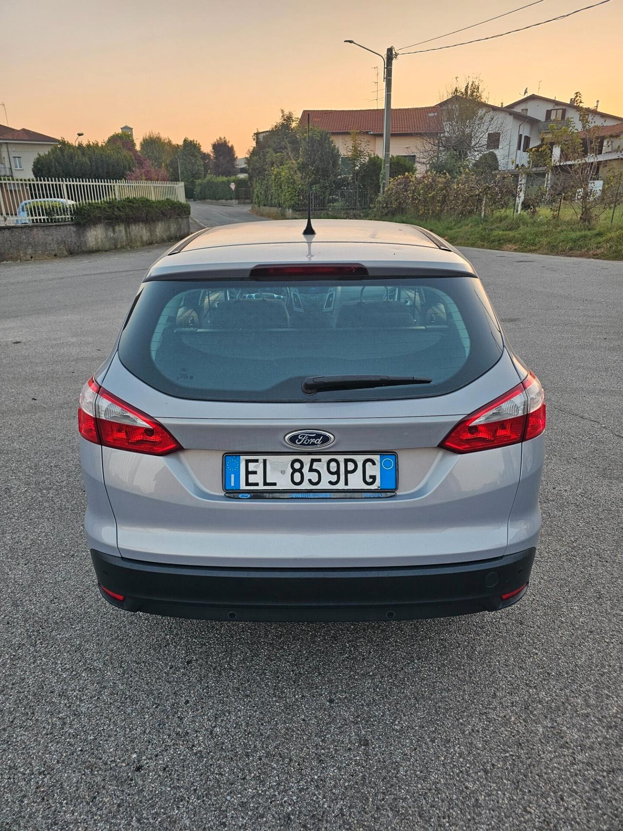 Ford Focus 1.6 benzina