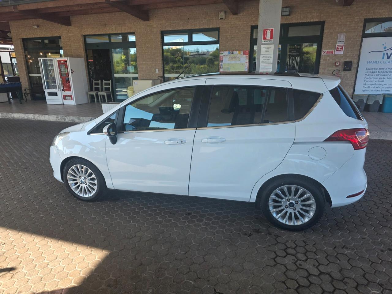 Ford B-Max Neo patentati Titanium