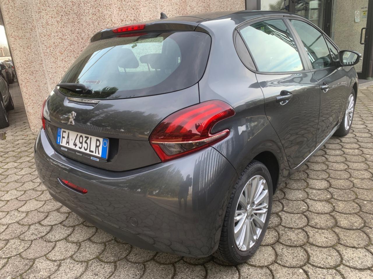 Peugeot 208 PureTech 82 5 porte Allure