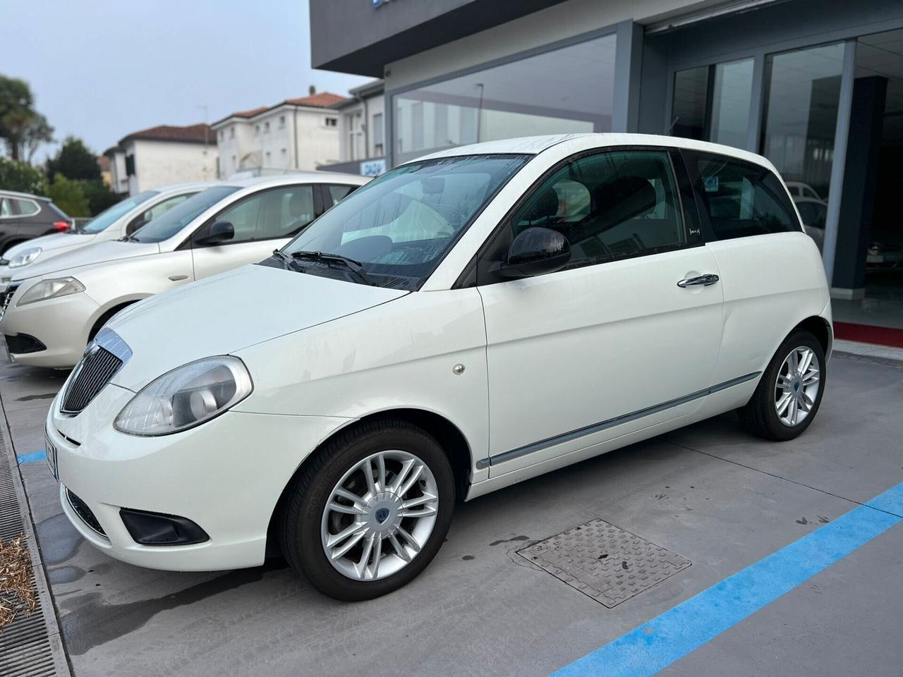 Lancia Ypsilon 1.3 MJT 75 CV Unyca *PIENO OMAGGIO*