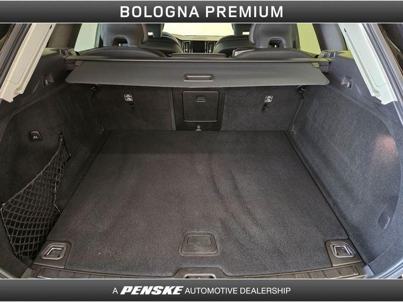 Volvo XC60 B4 (d) AWD automatico Core