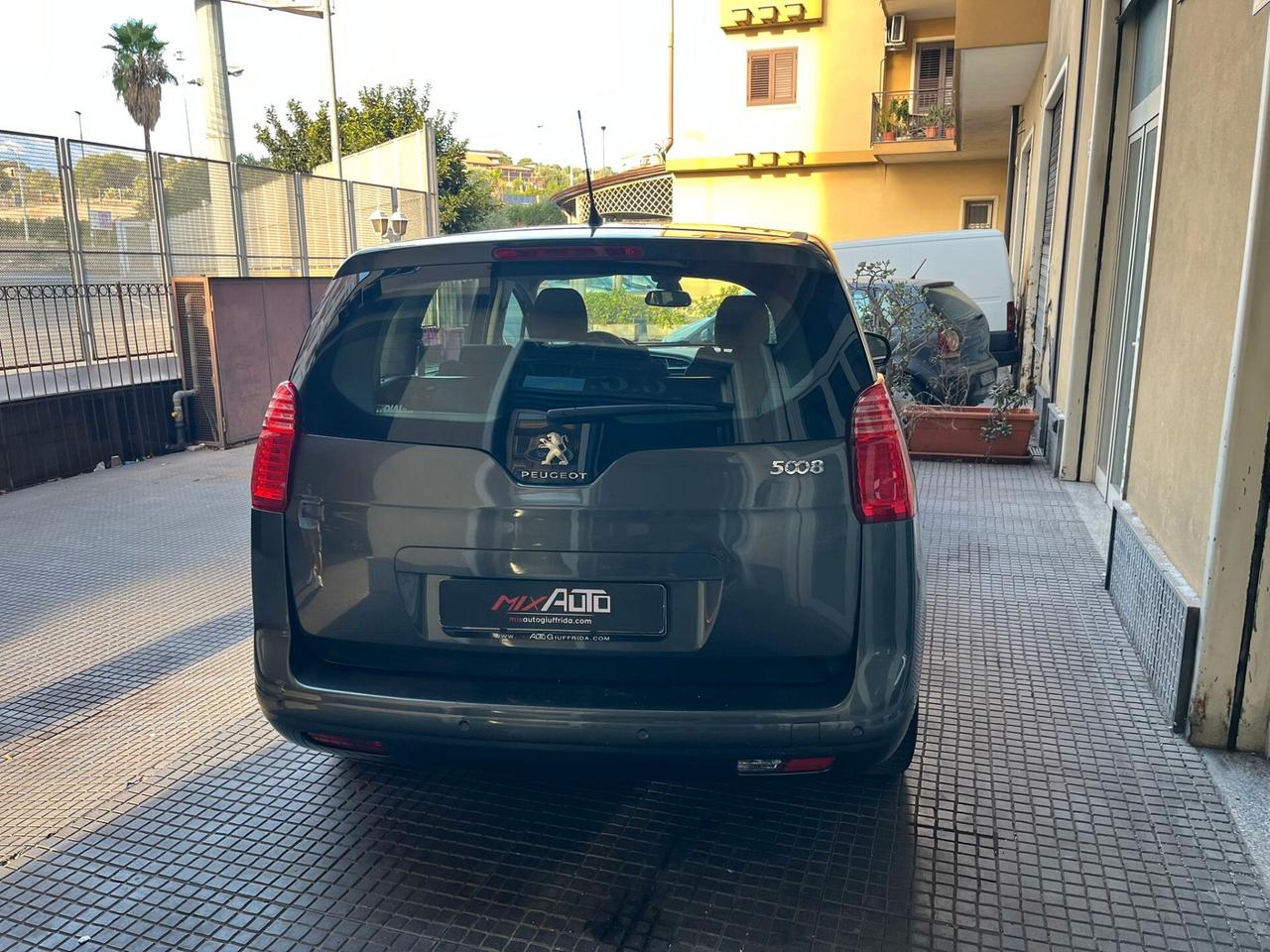 Peugeot 5008 1.6 HDi 115CV Business 7 Posti