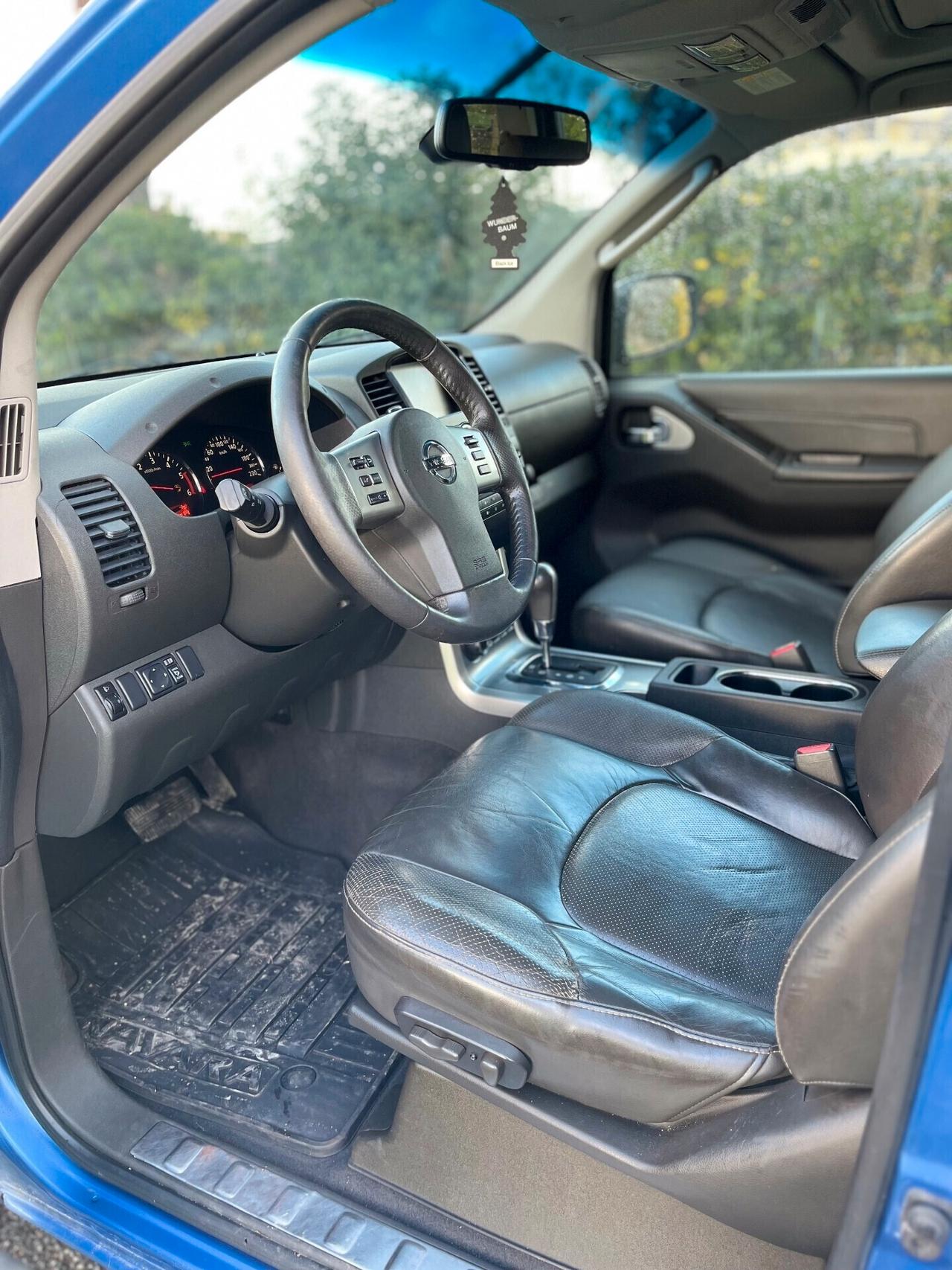 Nissan Navara 3.0 dCi 4 porte Double Cab LE V6