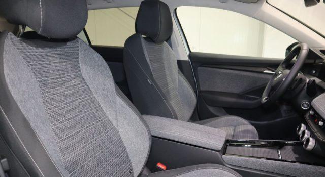 SKODA Superb 2.0 TDI DSG Wagon Style