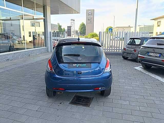 Lancia Ypsilon 1.0 Hybrid 69cv PLATINO AZIENDALE