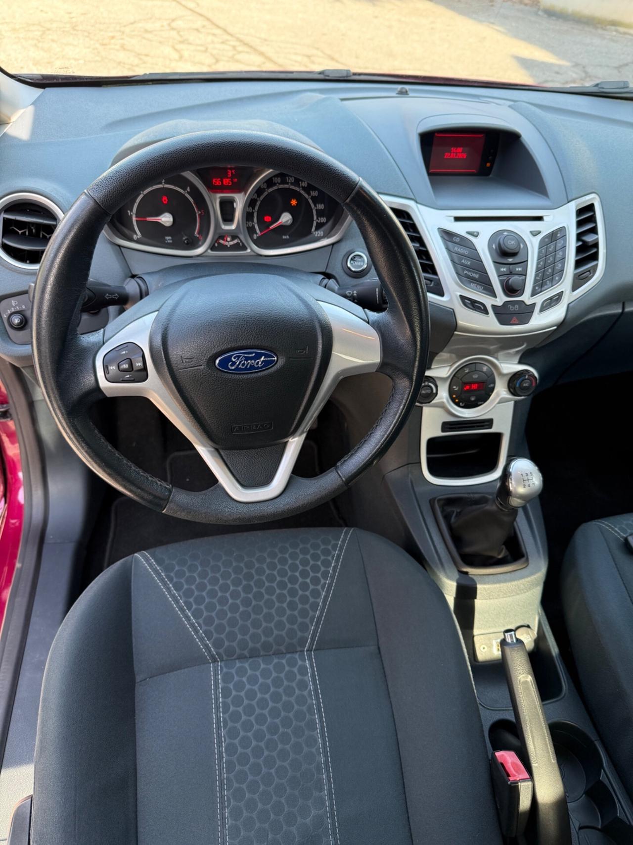 Ford Fiesta 1.4 TDCi 70CV 5 porte Titanium