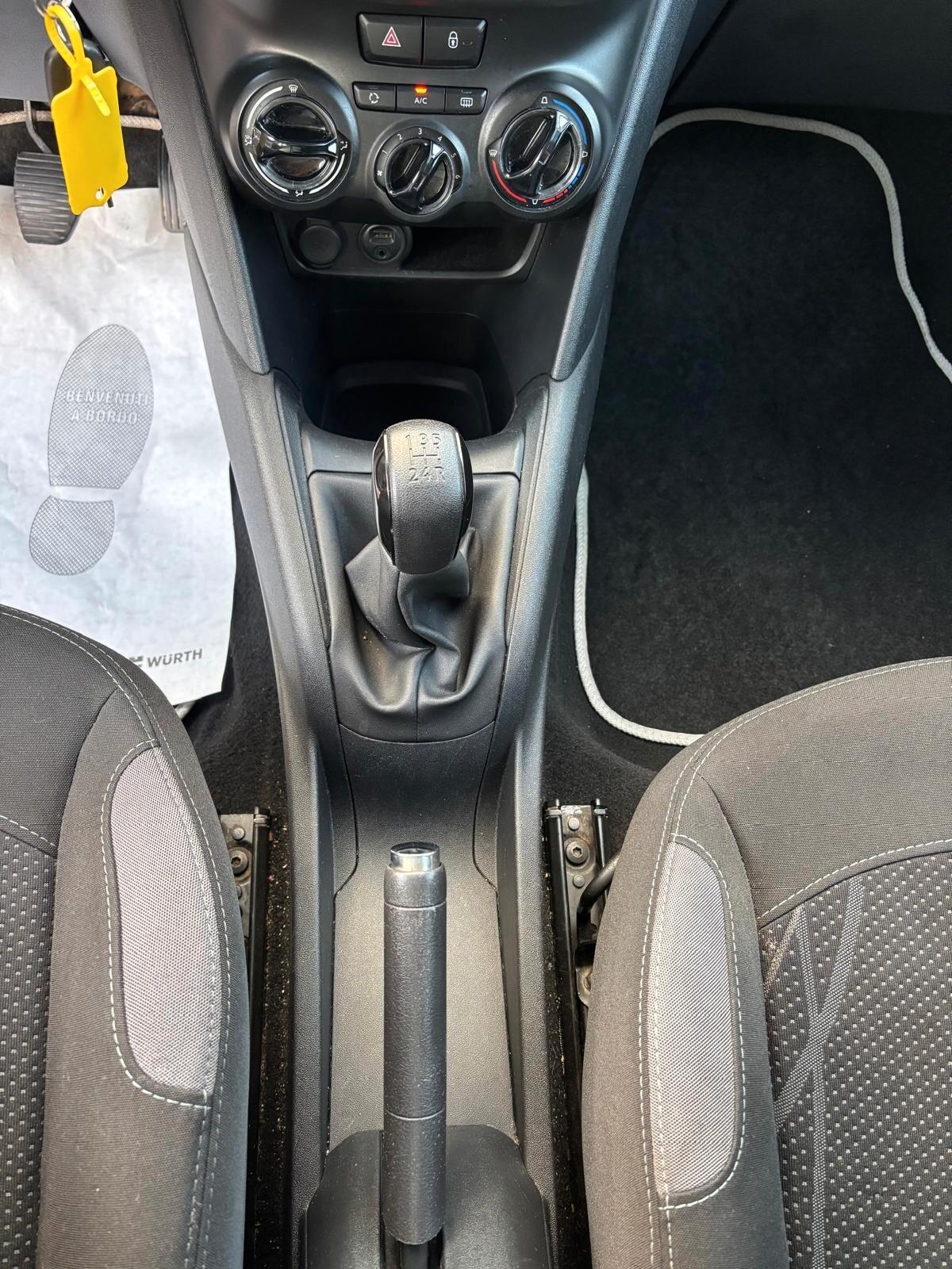 Peugeot 208 1.4 HDi 68 CV 5 porte Allure